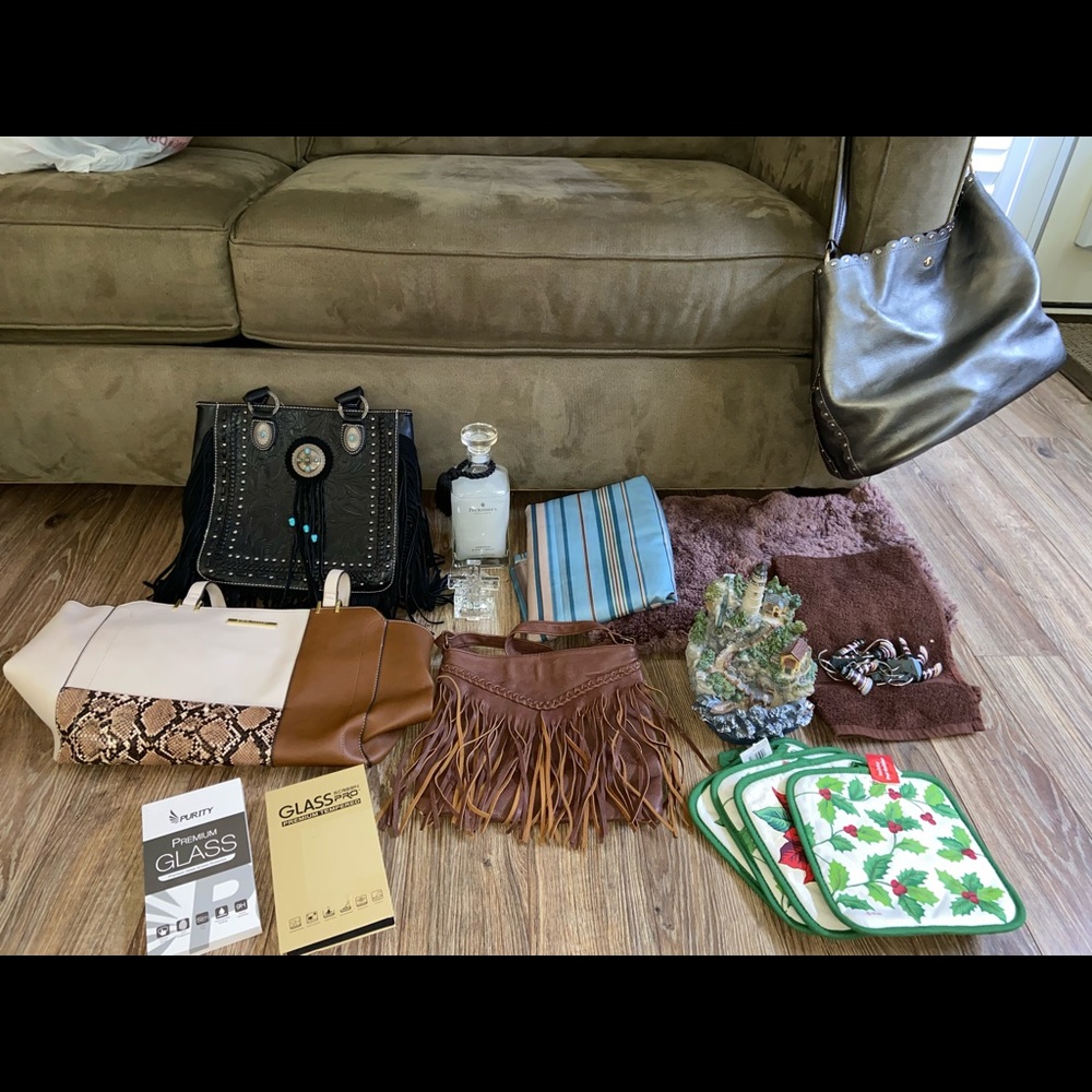 House hold items, Women’s & Girls Clothes - Picture 2 of 15